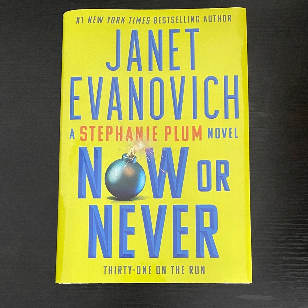 Yellow 'Now or Never' Book by Janet Evanovich
